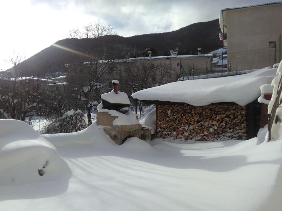 A Due Passi Dai Lupi Villa Civitella Alfedena Exterior foto