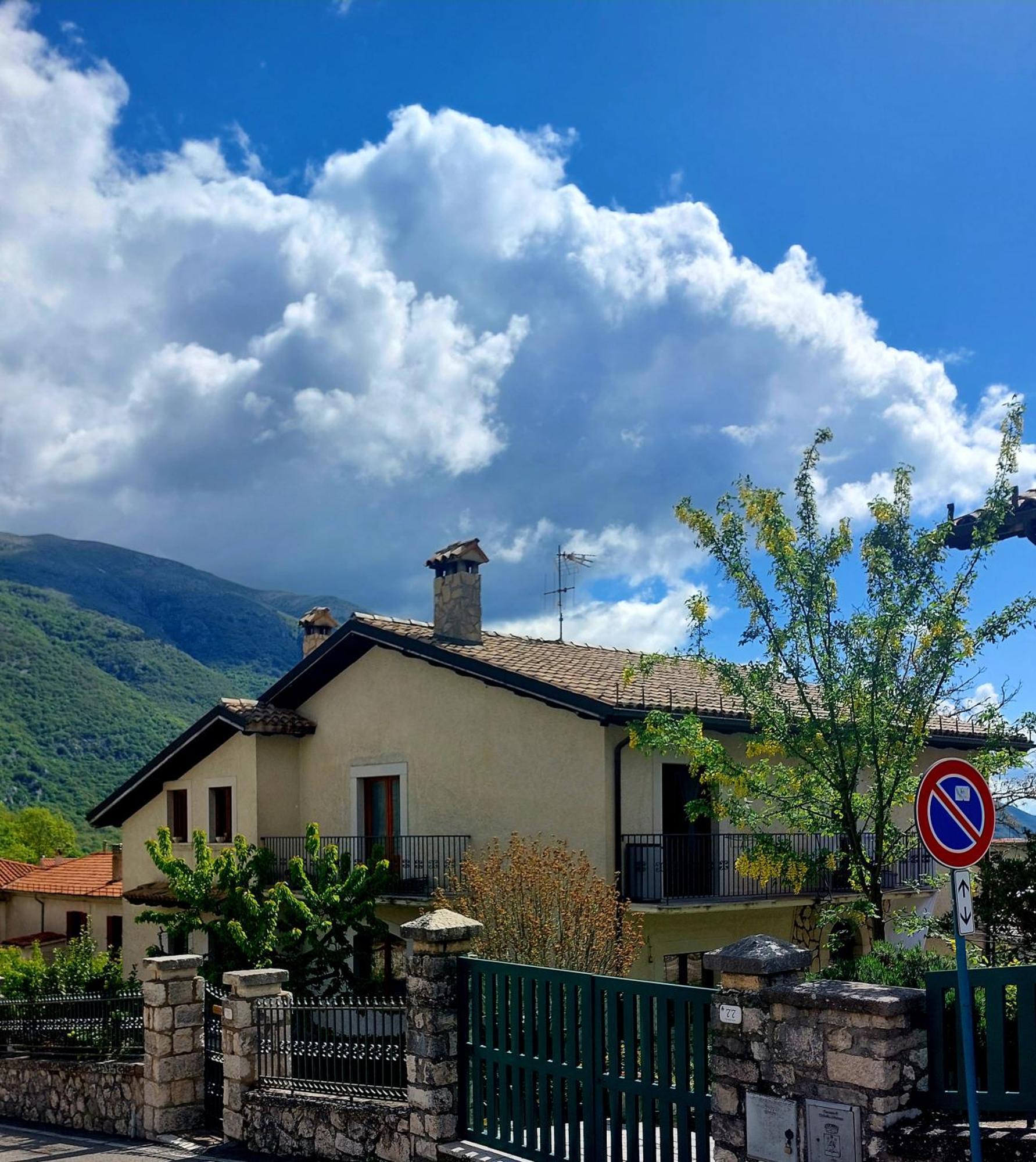 A Due Passi Dai Lupi Villa Civitella Alfedena Exterior foto